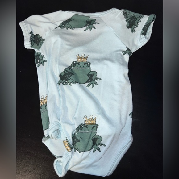 Kate Quinn Bamboo Frog Prince Baby Onesie Bodysuit Outfit, Size 0-3 Months - Picture 3 of 3